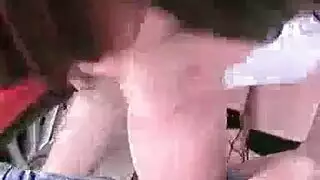 أشد فتيات برلين إفلاساً تتعرى وتملأها السائل المنوي في سروالها الداخلي