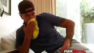 الأميرة العربية تمارس الجنس مع رجلين بينما تشاهدها زوجة أبيها وتستمني