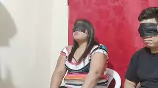 زوجة جائعة للقضيب تأخذ 100 دولار لمص وممارسة الجنس مع الصديق