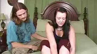 من الفصل إلى غرفة النوم: أول تجربة جنس مزدوج لميا مالكوفا