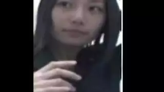إنه مفلس لكنه منتصب – سمراء بوشوم تجعله يقذف