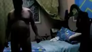 لبوة مصرية تهيج و تنط علي زب عشيقها رجب