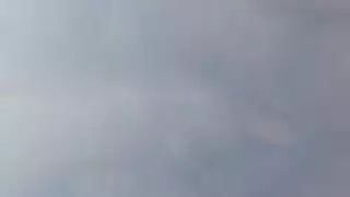 ناضجة مقنعة تدخل كعب عال في مهبلها لممارسة شاذة