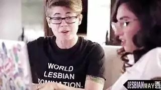 اثنين بينيكم بعض طريقه غبيه بنات يعني بها بيفرتك في بعض