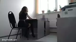 بورن تحتcover: عاهرة تنيك المشرف أثناء التقديم