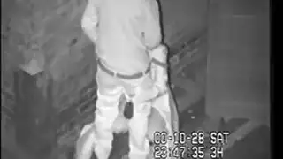 شرموطة إنجليزية تتعرض للضرب الجنسي على زاوية الشارع