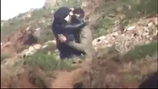 جنس عام محفوف بالمخاطر: عشاق مصريون ينيكون على جبل