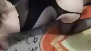 عاهرة عراقية يتم تدمير فرجها بقضيب مصري