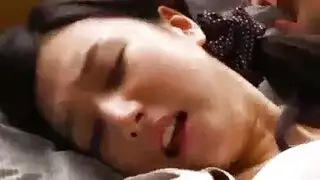 بابا نويل ينيكها خلف اهلها