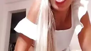 نشر تلك المؤخرة عبر الإنترنت في فعل صريح