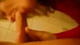 جماع ركوب الخيل مع عاهرة بقضيب كبير