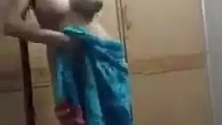 أثداء مثالية لعاهرة مصرية معروضة – بورن استحمام ساخن