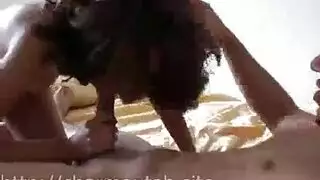 خضوع فموي كامل: تخدم زبه الكبير