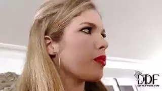 سادية تصفع كس حليق، تدمر شرج بديلد