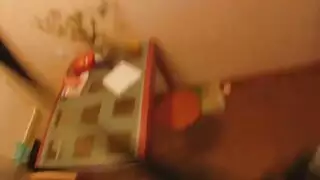 إيمي أندرسن في مشهد إبري منفرد بقضيب