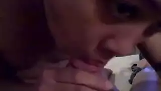 ساتومي كاجاوا محاصرة وتتعرض لجنس حلق بقضبان سوداء