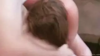ولد يحتك في امه من الخلف