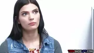 شرطي يغتصب فتاة في الجمعه