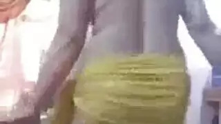 فردي إباحي قاس: عاهرة مصرية تستمني في غرفة نومها