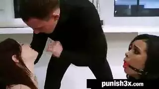 مشكلة مزدوجة: مساج إيروتيكي يتحول إلى جنس جماعي صريح