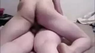 الباب الخلفي لزوجة الأب مفتوح للأعمال