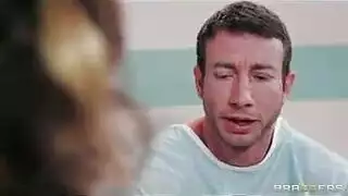 ممرضات شقية تمارس الجنس في مرحاض المستشفى