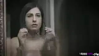 نيك بين زملاء المدرسة في الحمام