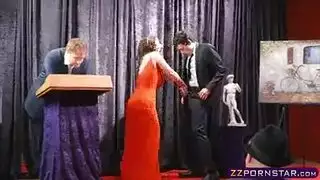 أنجيلا وايت تتعرض للجماع العنيف في بورنو نجومي