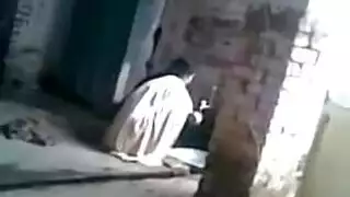 صديقة سابقة تأخذ قضيبين إيطاليين في ثلاثي عنيف