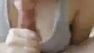 جنس فموي صريح: هي تحب طعم سائله الكثيف