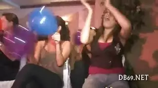 مرتي تخون في غيابي