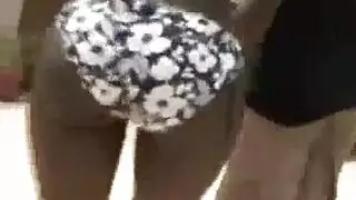 تسجيلات جنسية عربية: بنات يمنيات في مشاهد صريحة