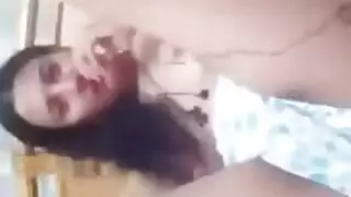 مريم تمارس الجنس مع نفسها بفرشاة