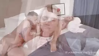 المراهقة المثيرة تسرق القلوب بمؤخرتها المستديرة المثيرة