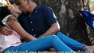 مراهق وصديقته لا يدركان أنهما يتم تصويرهما أثناء الممارسة