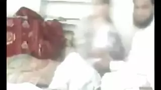 جميلة باكستانية وفحل عراقي