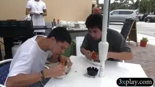 بورن خام: مثليان إبوني خاضعان يسيطر عليهما فحل أسود