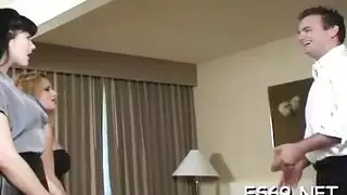 الاسترخاء الحسي يتحول إلى إباحية مع أثداء كبيرة وعمل على الوجه