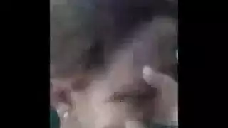 فلم إباحي للعراقيه الجالسه تحت الشجره تجلس على عير وفتحه السحابه للجبه وتناك وتبلع الزبر جو كوسها الواسع