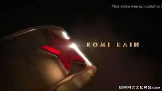 الفاتنة الشقراء أليكسيس فوكس تحب المضاجعة الشرجية بقضيب كبير