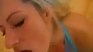 مؤخرة ناتالي بون المستديرة المنفوخة تتعرض لنكح قوي إكس إكس إكس