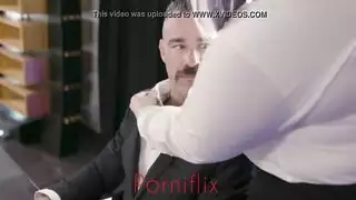 أسرار التقبيل تطلق العنان لنجوم الإباحية بداخلنا