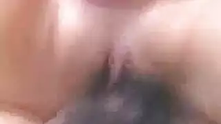 العاهرة المراهقة تُلمس وتُفرك في بورن ياباني خشن