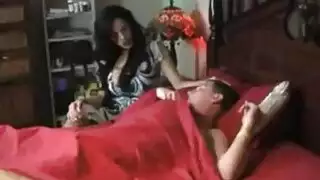 بنت قعتديت علئ رجل أبوها ولعبت بي التلفون