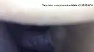شقراء جميلة تمص قضيب أسود كبير وتهدى بقذف لطيف انفجاري على الوجه