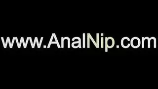 مجموعه من الشباب يتناوبون على عاهره