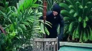 روسية مغرية على ركبتيها من أجل جنس صريح مع مصري