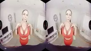 فيلم بورن واقع افتراضي: فتاة مذهلة تخدم عدة أزبار في خيال غامر