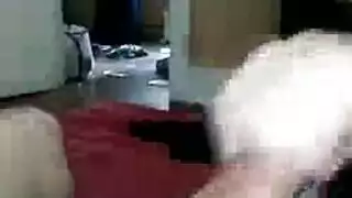 شفاه نارية وفم خبير حتى يقذف حمولته