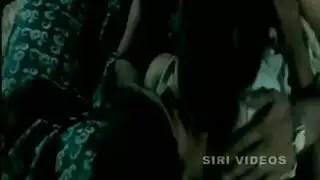 ممثلات مشهورات في مشهد جنس خام من فيلم أجنبي